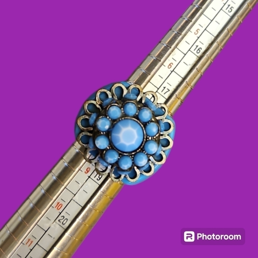 VTG Mid-century Mod Blue Lucite Coquette Flower Ring Size 8